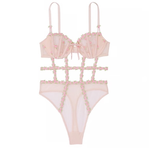 Victoria’s secret Wicked Unlined Lace Teddy very sexy NWOT - Picture 1 of 8